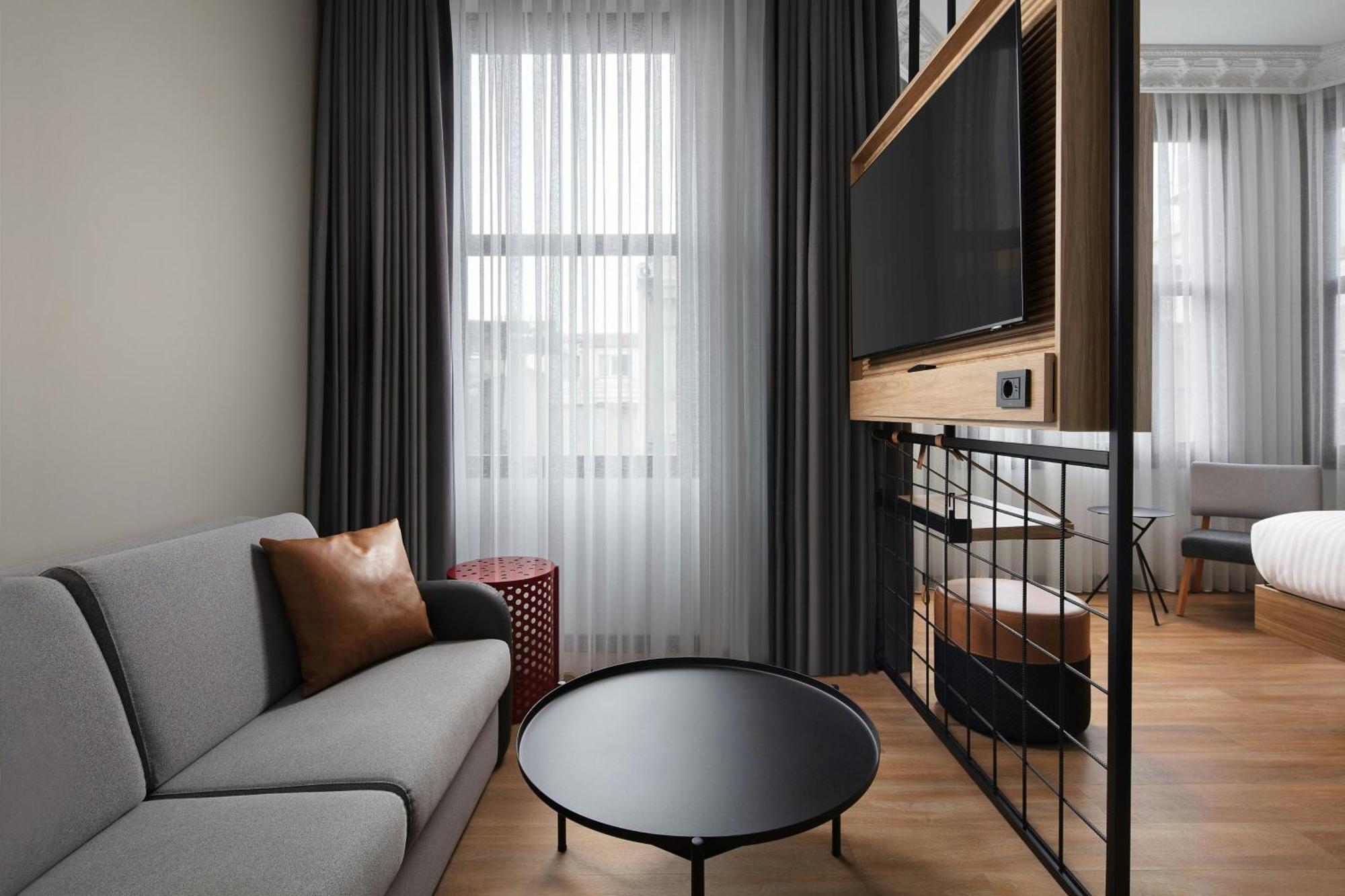 Moxy Istanbul Taksim — Photos 3